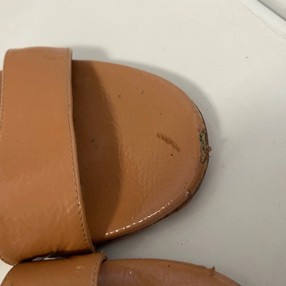 Tory Burch, Size 10 Laurel Tan sandals, dangle logo metal, a little worn $248